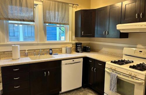 Roselawn Finance House | Palmetto 2 Bed Family House in Cincy near Hyde Park