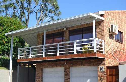 Umkomaas Apartment | Palmtree place - Stylish self catering unit