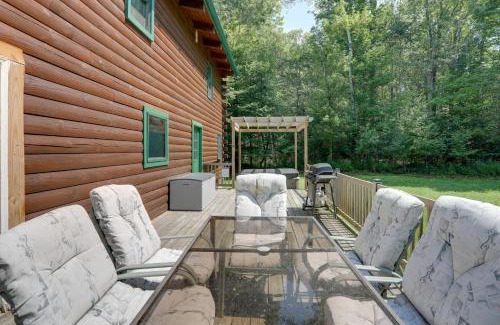 Niobe House | Panama Cabin on 36 Acres with Hot Tub and Trails!