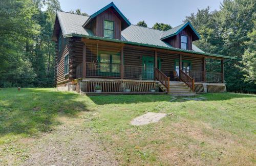 Niobe House | Panama Cabin on 36 Acres with Hot Tub and Trails!