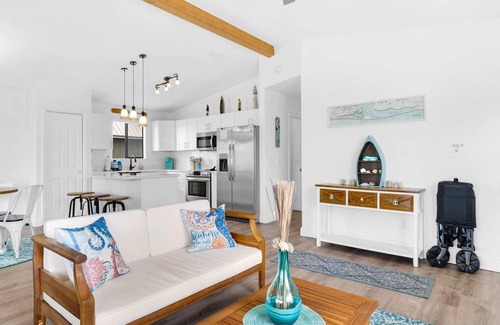 Silver Sands House | Panama Oasis ~Pool & Deck~Walk to Beach~Fire Pit