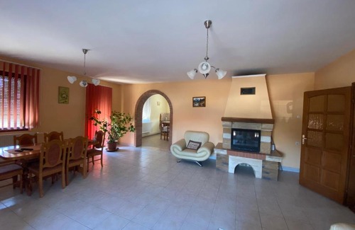 Jaszbereny House | Panda Vendégszállás