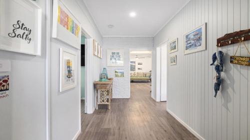 Emerald Beach House | Pandanus At Emerald - Prime Beach Location, Cafes