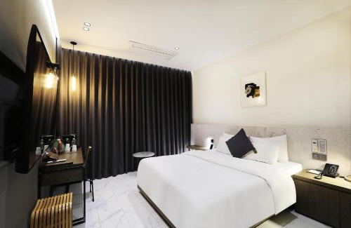 Seohyeon-dong Hotel | Pangyo Business & Tourist Hotel KYND