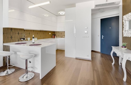 Nivy Apartment | Panorama - Sunset and castle view, 22nd floor, garage, AC