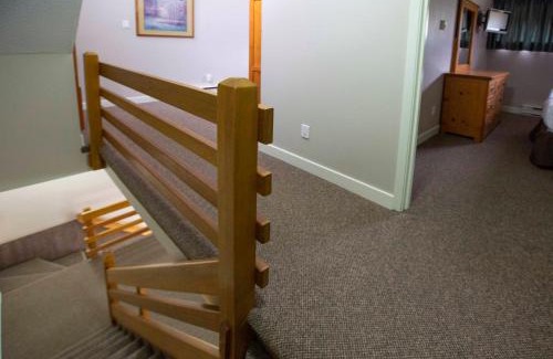 East Kootenay Apartment | Panorama Vacation Retreat at Horsethief Lodge
