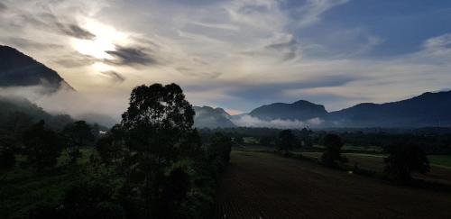 Phaya Yen Apartment | Panorama view of the world