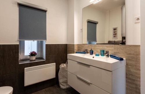 Svabhegy Apartment | Panoramic Comfort in the Luxurious Green District!