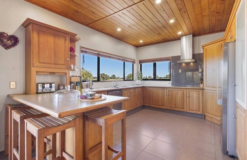 Te Awamutu House | Panoramic mountain and rural views - central to key destinationsn