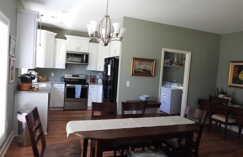 Young Harris House | Panoramic Mountain Views from your front porch!