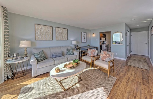 Sussex County Condo | Panoramic Oceanfront Condo w/Balcony & Pool – Walk to Boardwalk Fun!
