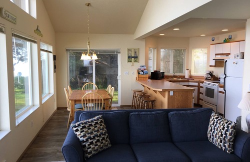 Beverly Beach House | Panoramic Ocean View! Amazing Sunsets! Whale Watching!