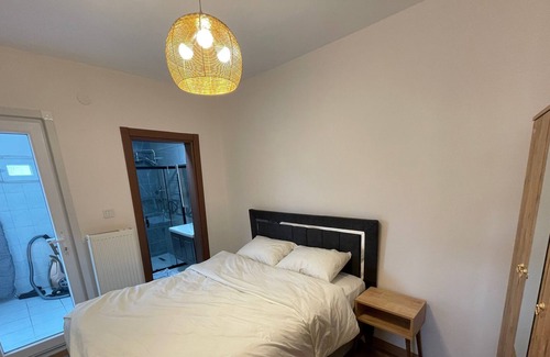 Avcilar Apartment | Panoramic Sea View, Sunny top floor, Walk to Sea