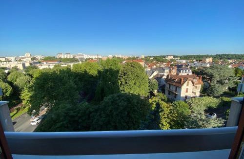 Joinville-le-Pont Apartment | Panoramic View Studio - 15 min from Paris