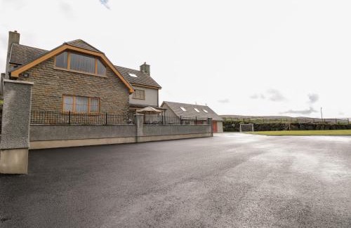 Ammanford House | Pant y Gaseg Farm