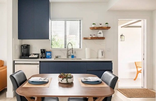 Coral Terrace House | Papas Villa Duplex Centrally Located in Miami. Both units included.