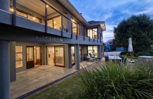 Still Bay Apartment | Papillon