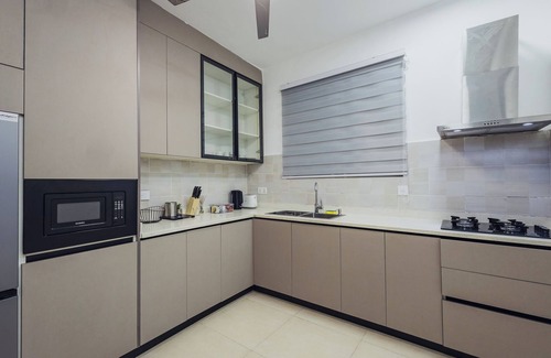 Sekondi-Takoradi Apartment | PARADISE 2: Stylish 2BR with premium finishes, custom décor & stunning views.