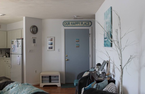 North Shore Condo | Paradise at the Lake. Amazing Lake and Mountain View’s