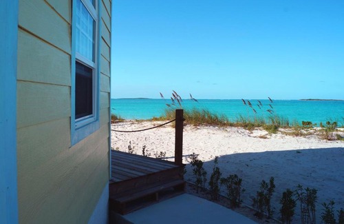Rokers Point Bed & Breakfast | Paradise Bay Bahamas