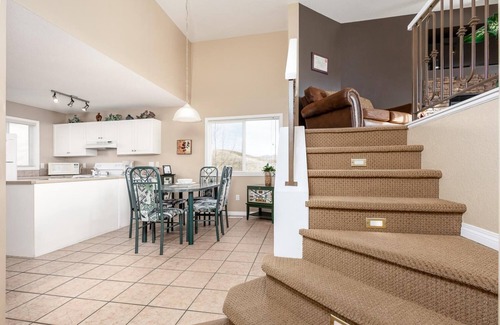 Lethbridge Condo | Paradise Canyon Golf Resort - Luxury Condo U409