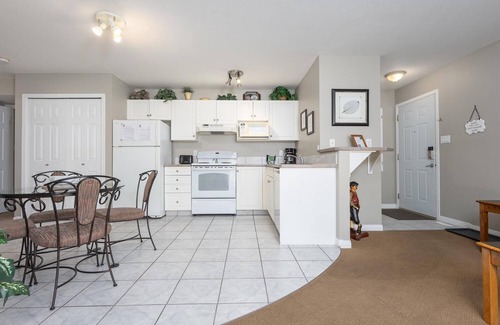 Lethbridge Condo | Paradise Canyon Golf Resort - Luxury Condo M403