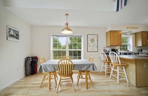 Carp Lake Cottage | Paradise Chalet on Paradise Lake