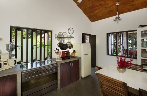 Dickwella Villa | Paradise Cove- Beach Front Villa with Infinity Pool