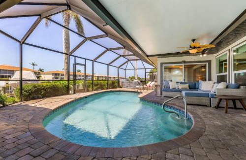 Caloosahatchee House | Paradise Found! Direct Gulf Access, Kayaks, Heated Pool, Hot Tub - Sky Palms Villa - Roelens