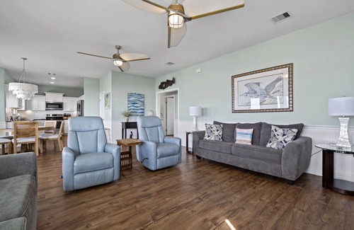 Bermuda Beach House | “Paradise Found” Second row beach house with spectacular views of the ocean!