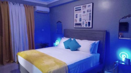 New Kingston Apartment | Paradise Haven at Hamptons (across from AC Hotel)