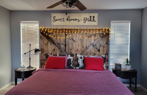 Decatur House | Paradise in the country w/Pool & hot tub! Unplug & Recharge. Pet friendly