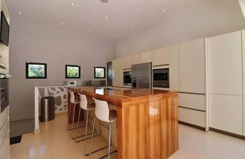 Mouans-Sartoux Villa | Paradise in Valbonne, Jacuzzi, huge pool