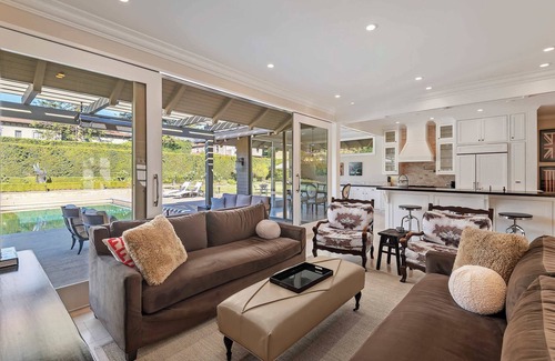 Upper East House | Paradise is Real | Estate w/Pool & Hot Tub
