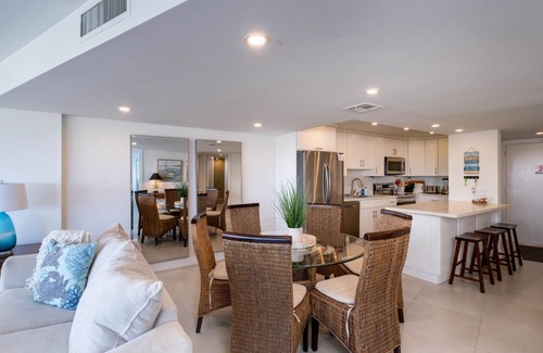 Key Largo Apartment | Paradise Landing Ocean/Marina View Golf Cart Kayak