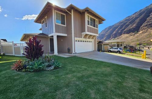 Makaha Valley House | Paradise Ohana Ocean View Oasis with community Pool, Spa, Gym and Rec Area with PingPong, Air Hockey and Foosball