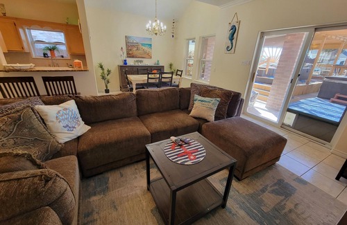 Corpus Christi Condo | Paradise On The Island Canal 4/2 W Pool & Hot Tub