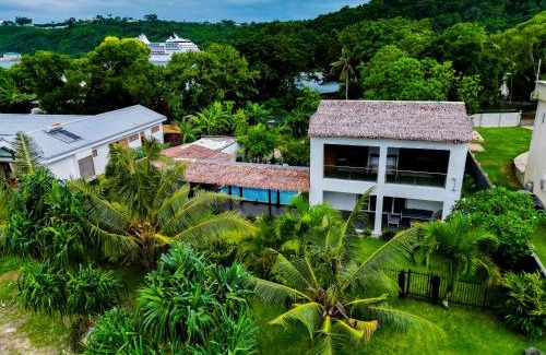 Port Vila House | Paradise Point Escape