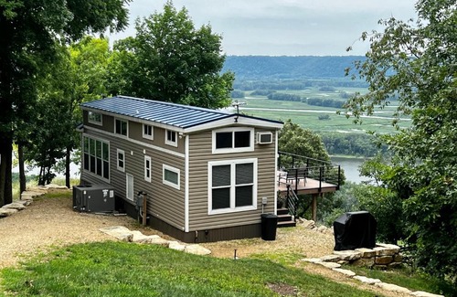 De Soto House | Paradise Point sleeps 4 Hot Tub