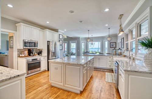 Chapin House | Paradise Pointe on Lake Murray