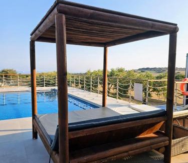 Maroni House | Paradise Traditional House