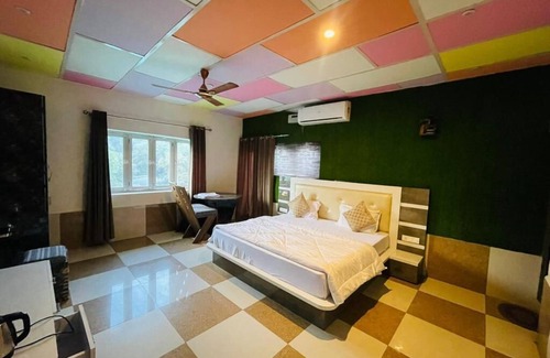 Dhaliara Hotel | Paradise Woodland Resort Chintpurni