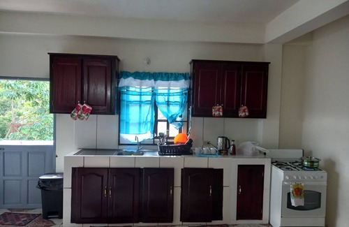 Mason Hall Apartment | Parakeet Hideaway - Spacious Eco Retreat with Breathtaking Mountain Views