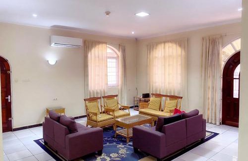 Paramaribo Villa | Paramaribo Villa Near Vibrant District incl Kitchen Household Service