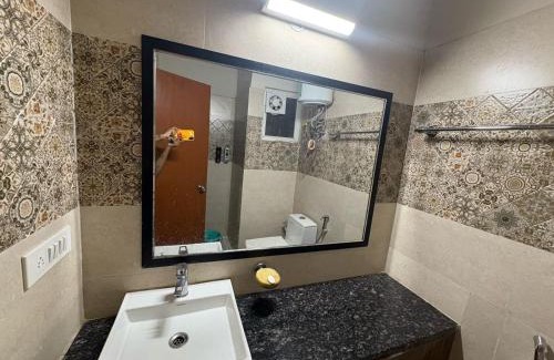 Greater Noida Apartment | paramount golf forest