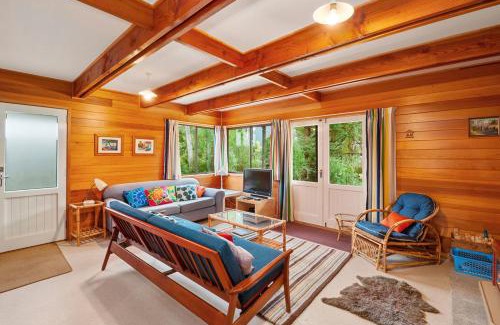 Kuratau House | Parehopu Lake House - Taupo Holiday Home