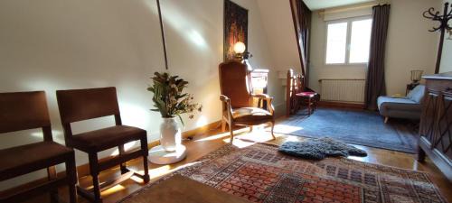13th Arrondissement House | PARIS AUTHENTIC HOUSE Entier 1920's villa Métro Line 7 For Groups
