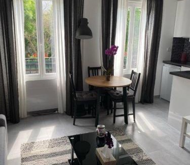 La Celle-sous-Gouzon Apartment | PARIS CITY Flat Studio 103