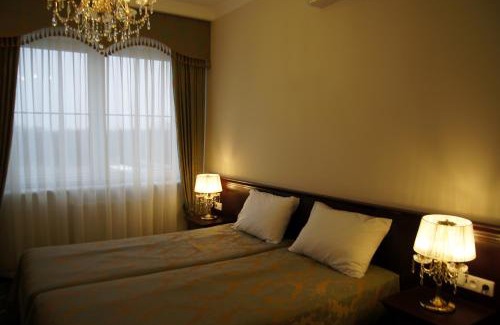 Łukow Resort | Parisel Palace Centrum Konferencyjno-Wypoczynkowe Klimki pod Łukowem