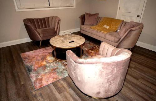 Lindridge-Martin Manor Apartment | Parisian Chic in Atlanta's Heart